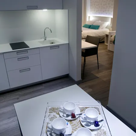 Aparthotel Salamanca Suite Studios 3*
